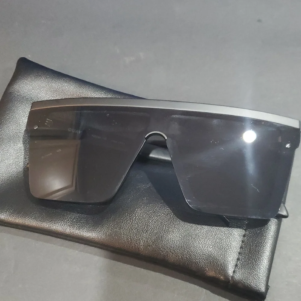 Quay hindsight matte black flat top shield‎ oversized unisex sunglasses new